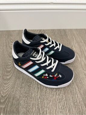 Toddler Disney sneaker